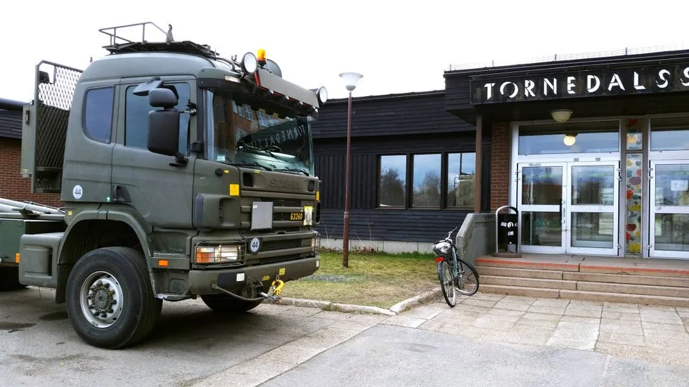 Försvarsmakten har i dag funnits på plats utanför Tornedalsskolans entré för att visa upp sin verksamhet.
