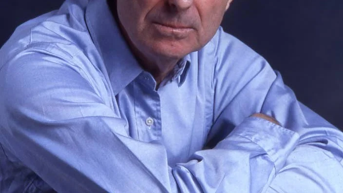 Avslut. När den amerikanske författaren Philip Roth sätter punkt med boken "Nemesis" som utspelar sig på 1940-talet när det utbryter en poliepidemi i en judisk stadsdel i Newark.