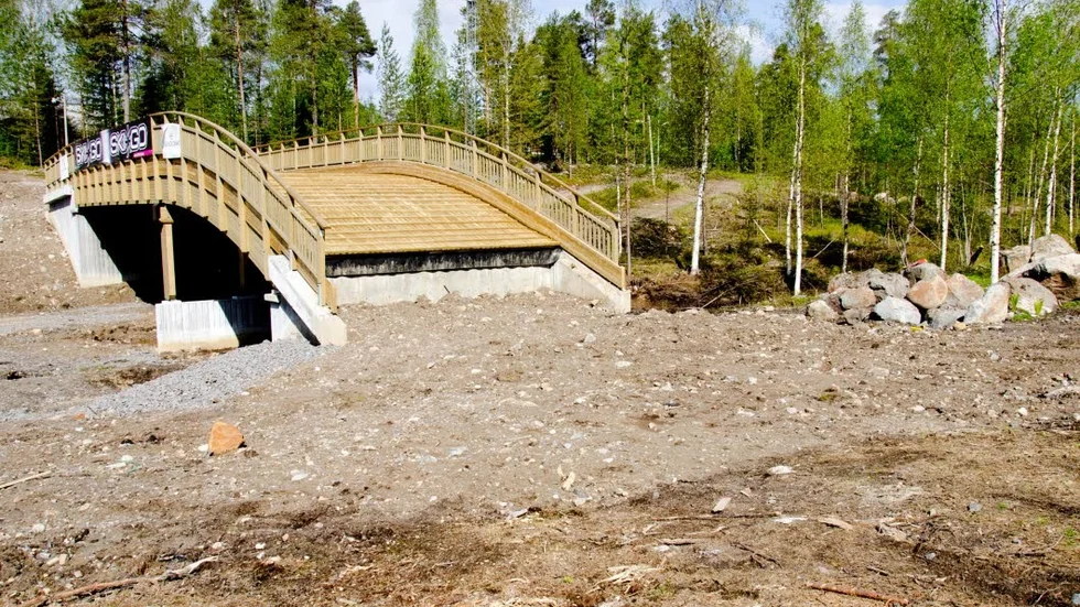 Ska åtgärdas. Idag går det inte att ta sig över skidbron i Kalix. Åtgärder ska enligt samhällsbyggnadsförvaltningen påbörjas i slutet av juni.