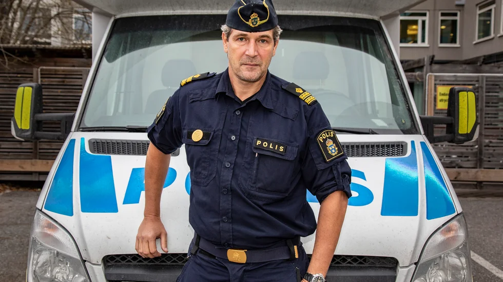 Om den allmänna uppfattningen är att det inte spelar någon roll att söka skadestånd så urholkar det rättssystemet, säger Uppsalas polisinsatschef Daniel Larsson.