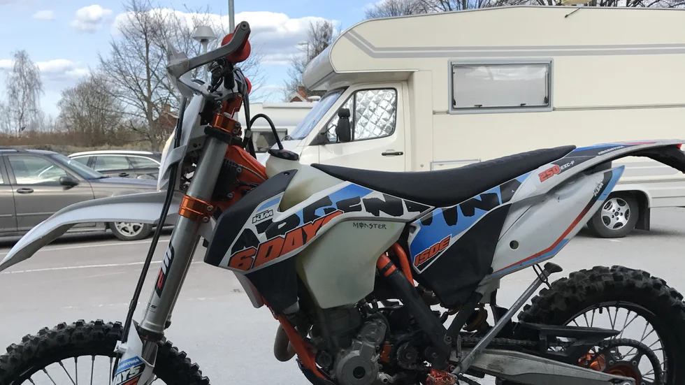 En motocrosshoj värd 25 000 stals från ett garage söder om Strängnäs (cykeln på bilden är tagen i ett annat sammanhang).