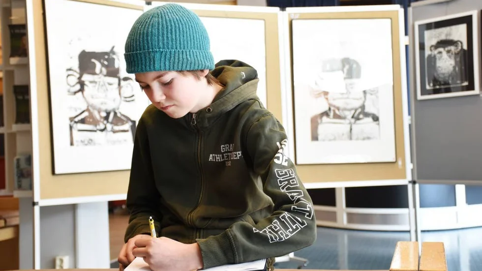 13-åriga Atle Indseth i Kiruna siktar på en karriär som konstnär i USA. Han har trots sin ringa ålder redan två konstutställningar bakom sig.