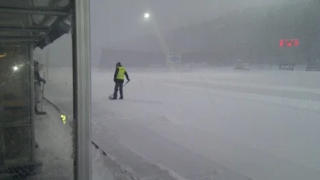 Snön ligger tät över Studenternas.