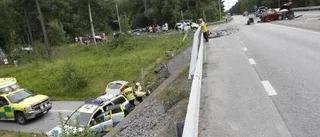 Allvarlig krock mellan polisbil och personbil