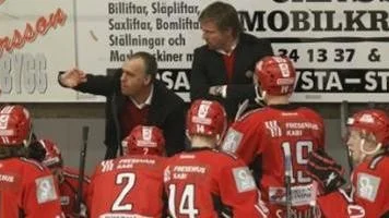 Bobo Simensen var inte nöjd med Almtunas spel och tvingades till en tidig timeout.
