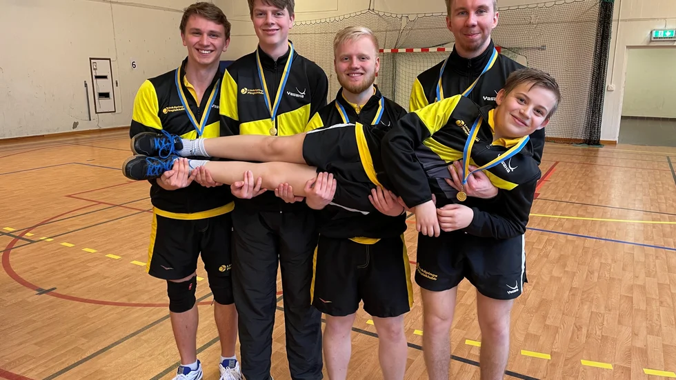 LPK:s seriesegrande lag. Från vänster: Mika Nydahl, Axel Floreby, Tjark Fritzén, Olle Glad. Liggande: Melker Sjösvärd.