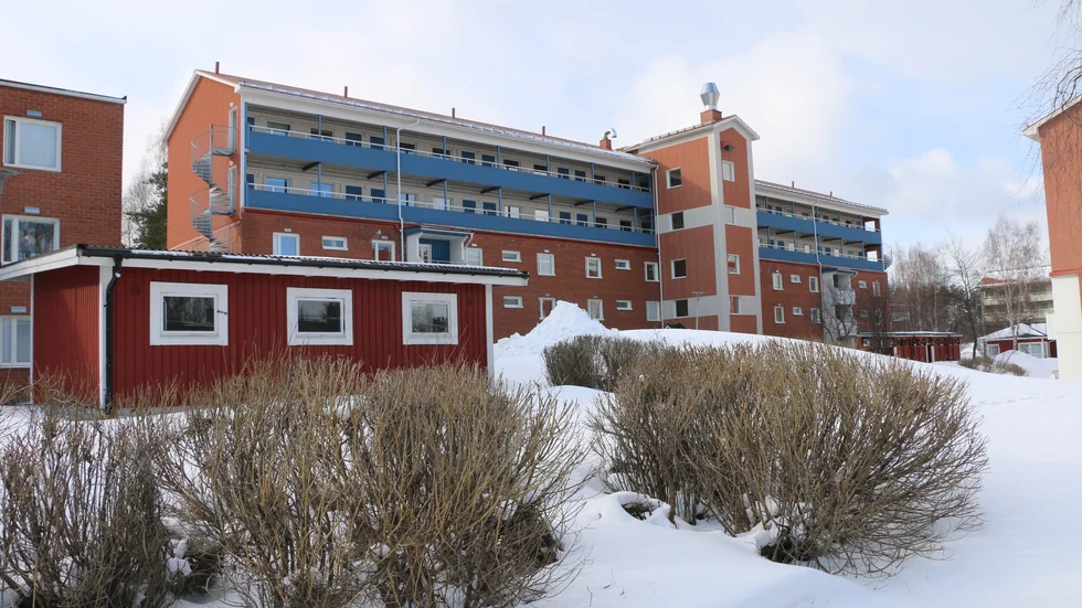 Enligt länsstyrelsens senaste inventering av tillfälliga boenden i kommunerna kan Piteå erbjuda Migrationsverket 117 platser för flyktingar från Ukraina. På Djupviken finns 39 ettor i beredskap på Ankarskatavägen.
