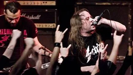 ANTIJULSHOW. Entombed bjöd på en show som stack ut från de tätt haglande julshowerna den här tiden på året.