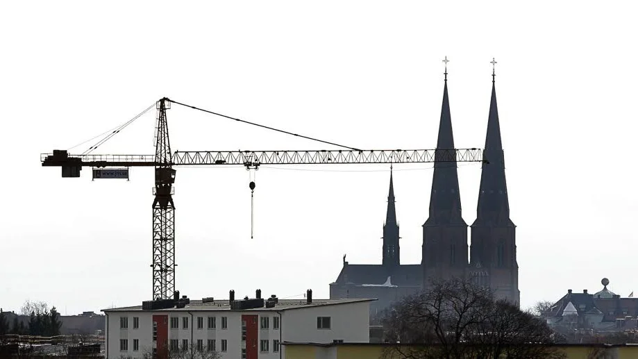 Byggkranar kommer även i fortsättningen vara en del av Uppsalas siluett, även om byggtakten minskar något.