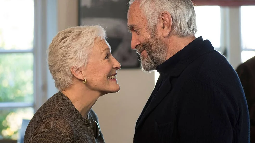 Glenn Close och Jonathan Pryce gör Stockholmsbesök  i sina roller  i "The wife".