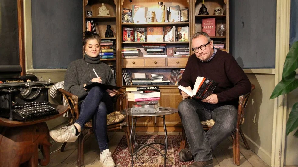 I det gamla Stenhuset vid Skokloster slott har illustratörerna Ola Skogäng och Rebecka Helmersson hittat den perfekta miljön för sina ockulta mysterier.