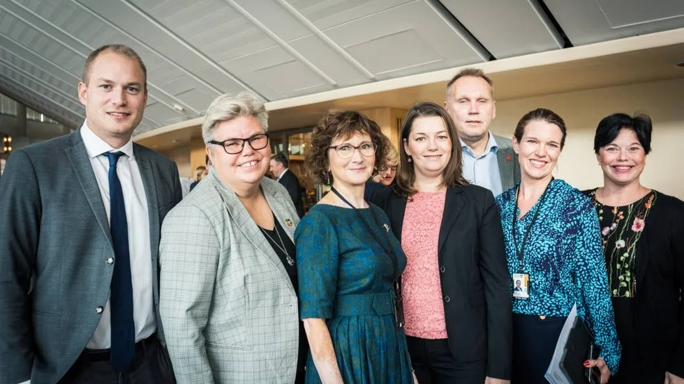 Några av ledamöterna från Uppsala län. Från vänster: Gustaf Lantz (S), Maria Gardfjell (MP) ny ledamot, Ilona Szatmari Waldau (V) ny ledamot, Marta Obminska (M), Lina Nordquist (L) ny ledamot, Marlene Burwick (S) ny ledamot och Pyry Niemi (S).