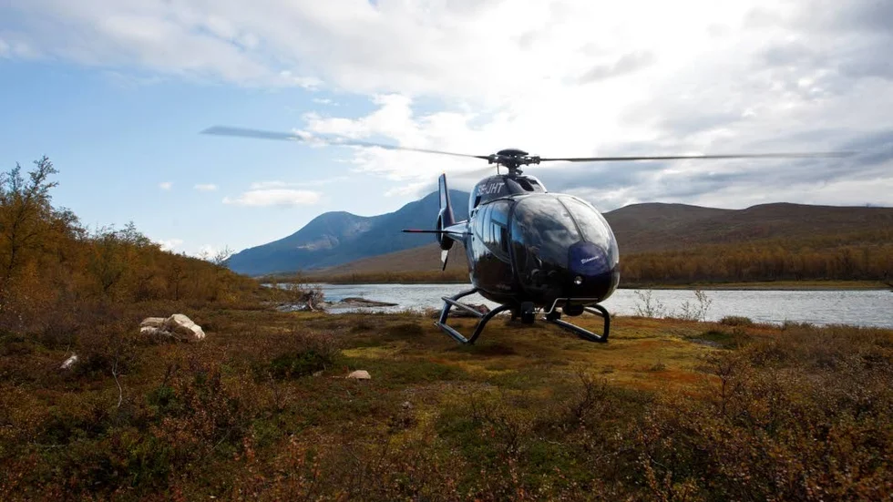 Verksamheten är bred, från att transportera turister och samla ihop renar till jobb åt länsstyrelsen och bygga kraftledningar.