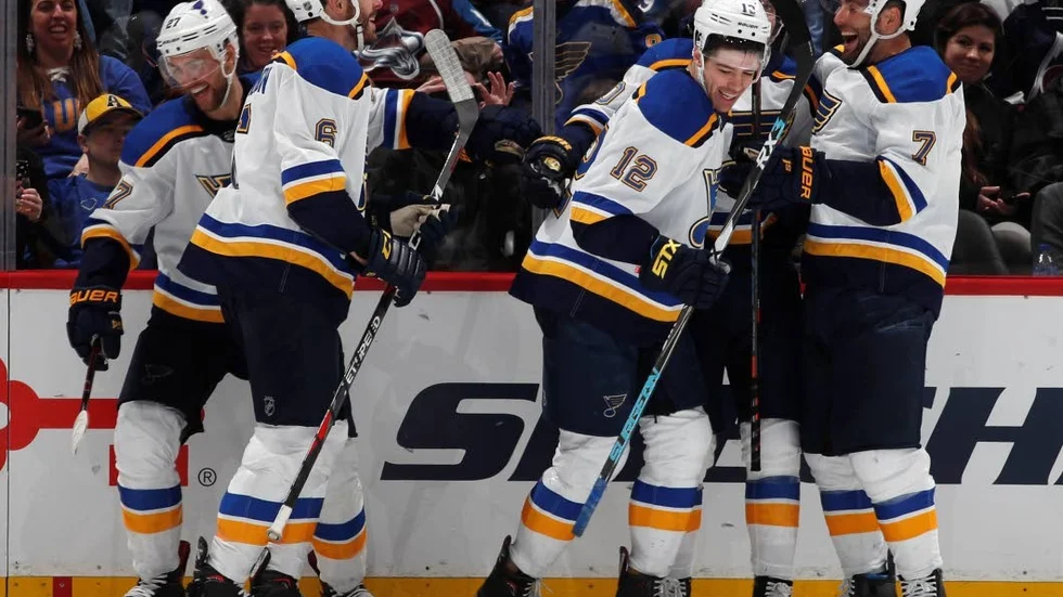 Blues-jubel när laget vann mot Colorado. Dold i bilden jublar bodensonen efter 2–0-målet.