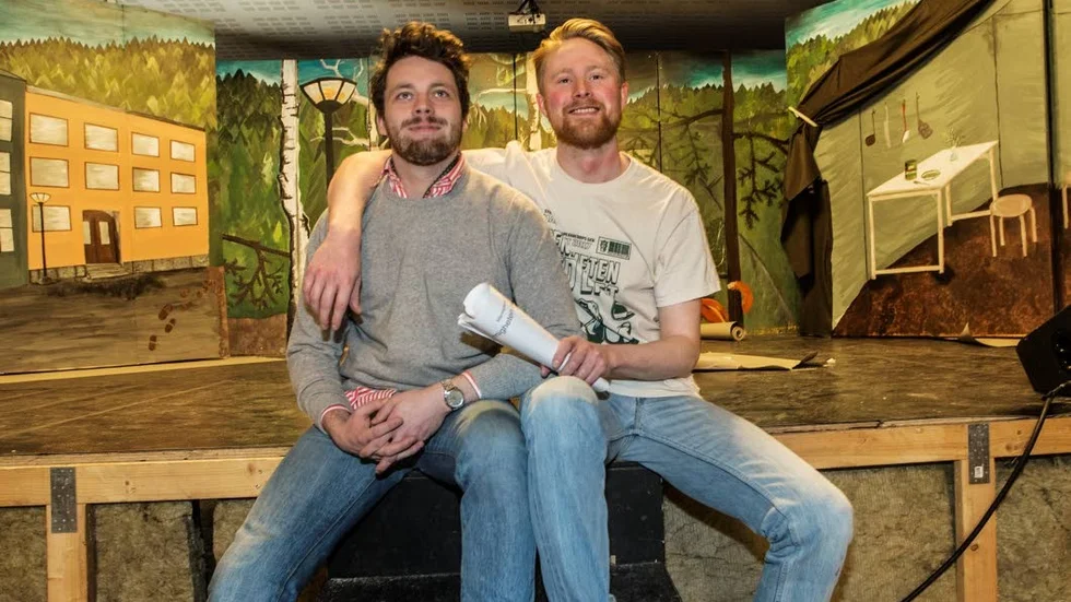 Spexbasarna. Teaterföreståndarna Carl Gustav Johansson och Erik Norman har låtit sina C-uppsatser vila lite. Nu är det spex som gäller!