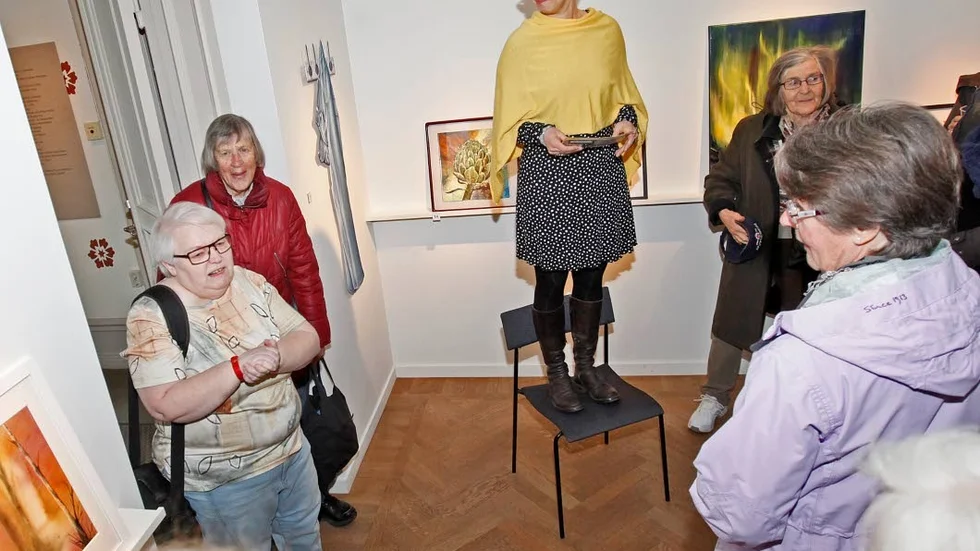 Invigde. Påskens konstrunda i Enköping  invigdes av Nina Hallden Rönnlund i samarbete med Eva Lena Eriksson.