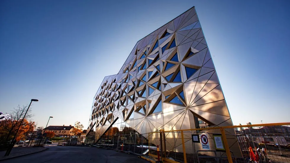 Prestigebygget Juvelen nära resecentrum är till salu.