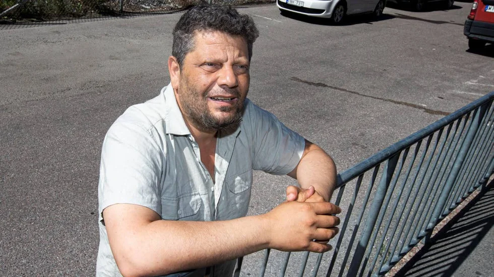 Ahmad Omaya är besviken över att Sivia trafikskola måste lämna torget.
