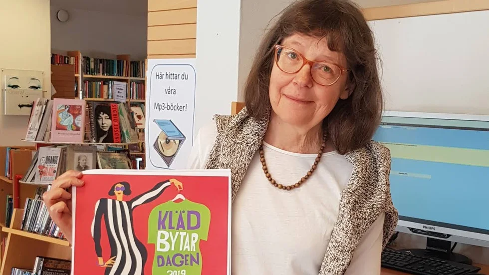 Varje år lockar bibliotekets klädbytardag nya människor som känner för miljön. Det säger Mariann Taub på Östervåla bibliotek, som hakar på Naturskyddsföreningens klädbytarinitiativ.