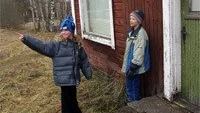 Niklas och Angelica Thorn har två kilometer till närmaste granne. Men de har skogen i närheten och höns och ankor att mata. Ibland blir kompisarna avundsjuka på dem.