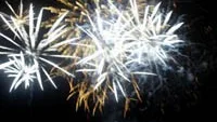 Pyroteknik till tonerna av bland annat Tom Jones lyste upp den kylslagna eftermiddagen i Uppsala.
