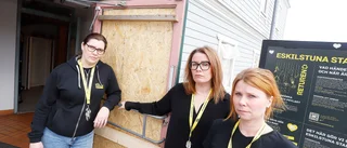 Skräcknatt för boende när härbärget attackerades – fönster slogs sönder med livboj: "Det var glasskross i varenda säng"