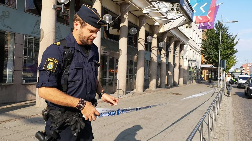Polisen lät även utrymma Uppsala stadsteater på torsdagen.