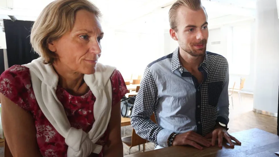 Inspirerar. Britt Forsberg från Norrköpings kommun och Staffan Taylor, projektledare för UngDrive, hjälper ungdomarna att utvecklas.