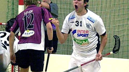 Mathias Lennström tangerade sitt personliga poängrekord på sex mål och en assist i matchen mot Östra som VIBK vann med 11-7. Foto: Magnus Strömsten