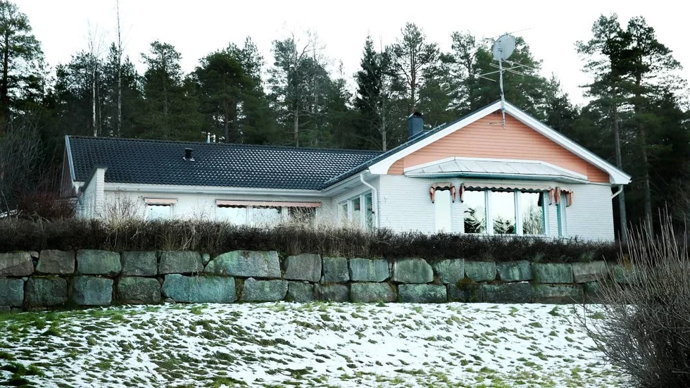Kommunen förlorar 550 000 kronor när villan vid Logementet nu ska säljas. Huset köptes för 4,8 miljoner.