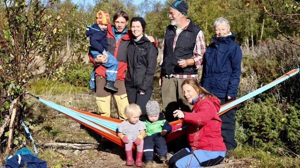 Rasmus 4år, Kalle, Sofia, Peter, Elisabeth, Vega 2år, Nini 1år och Ida blev fast i tre extra dagar på Haparanda Sandskär.