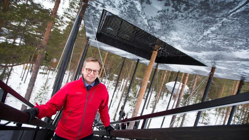 Olika. Ingen dag är den andra lik för näringsminister Mikael Damberg. Han har spenderat mycket tid i Norrbotten senaste tiden och bland annat har han varit på besök på Tree Hotel.