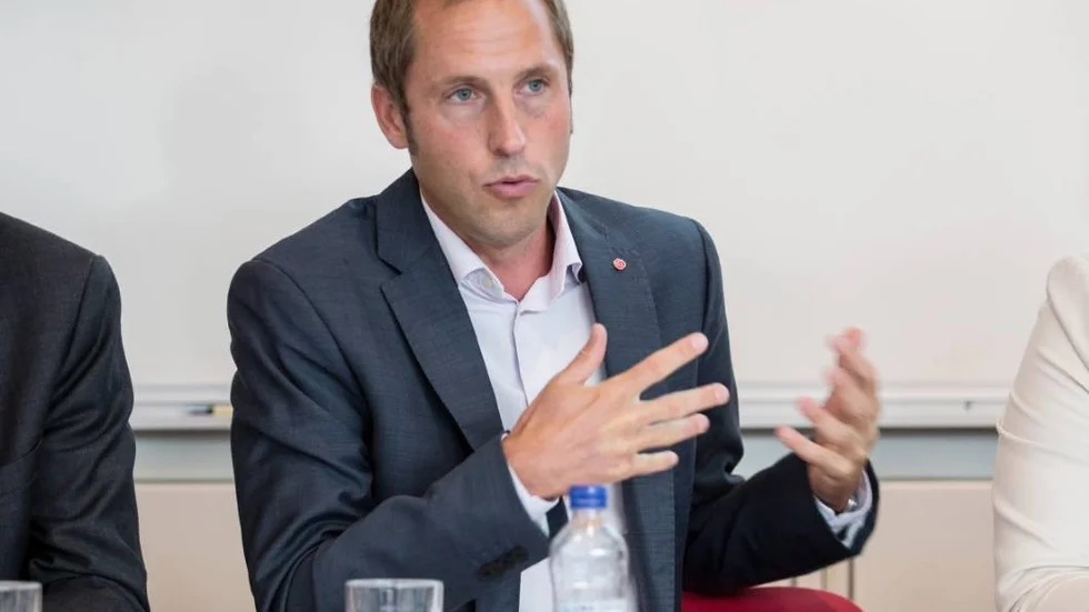 De rdgrna presenterar sitt frslag till budget.
Erik Pelling (S)