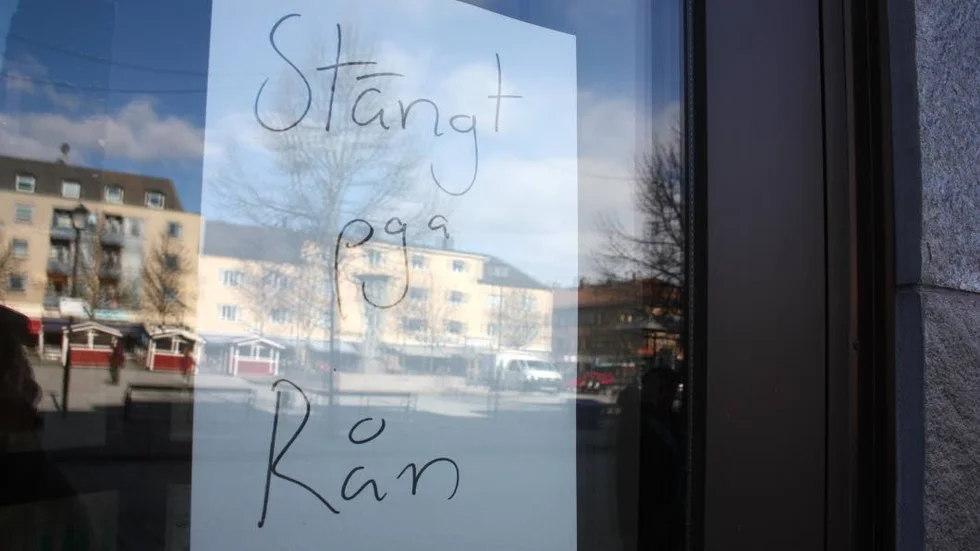 Stängt. Apoteket stängde på grund av rånet.