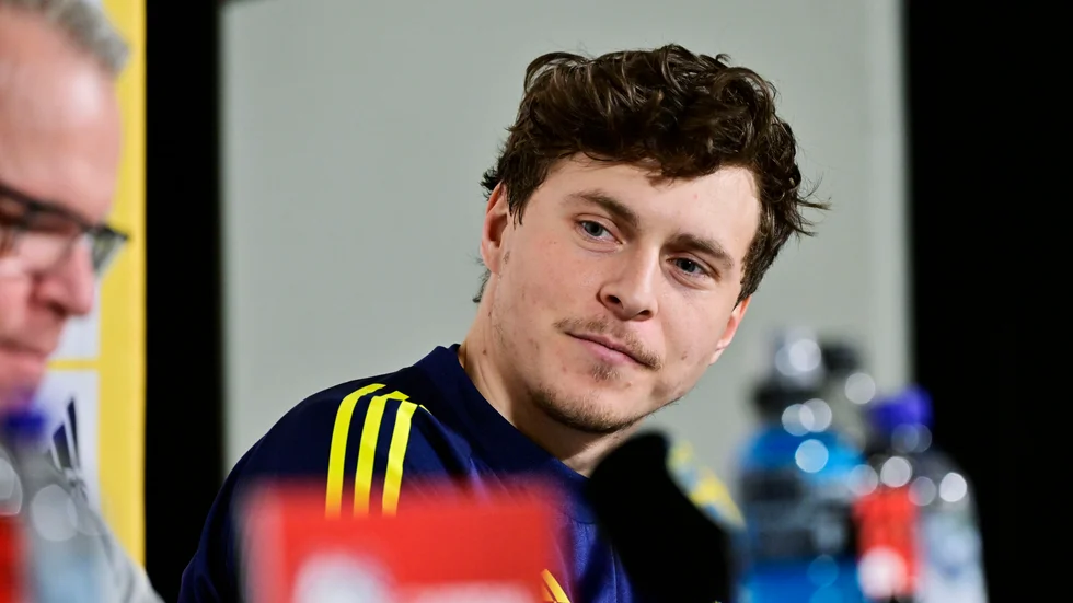 Svenska landslagskaptenen Victor Nilsson Lindelöf under presskonferensen inför playoff mot Tjeckien.