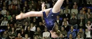Flickgymnaster roade fullsatt Fyrishov
