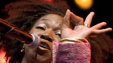 India Arie tog med publiken på närmast ett väckelsemöte.