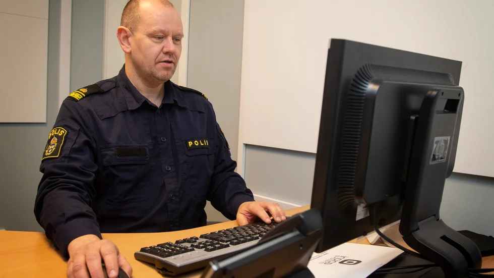 "Vi fortsätter hålla många förhör", säger Ola Lundström på polisen i Piteå.
