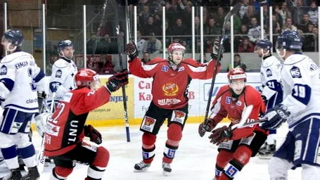 Ishockey Almtuna -  Leksand.  
2-0 saluteras av Elias Fälth, Olof Mårs och Fredrik Vestberg