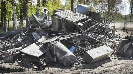 Rester efter vårens brand.