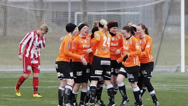 Danmark förlorade i seriepremiären mot Piteå med 3-1.
