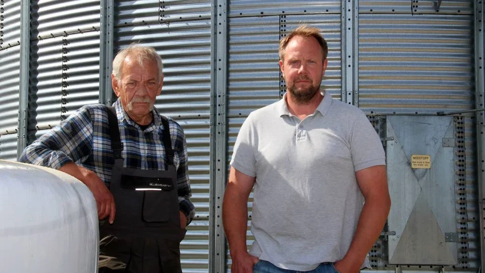 Många företag. "På den här linjen ner mot Tängby är det nog omkring 280 abonnenter som berörs och av dem 15-20 lantbruk" konstaterar Lars Olov Karlsson och Mats Ekström.