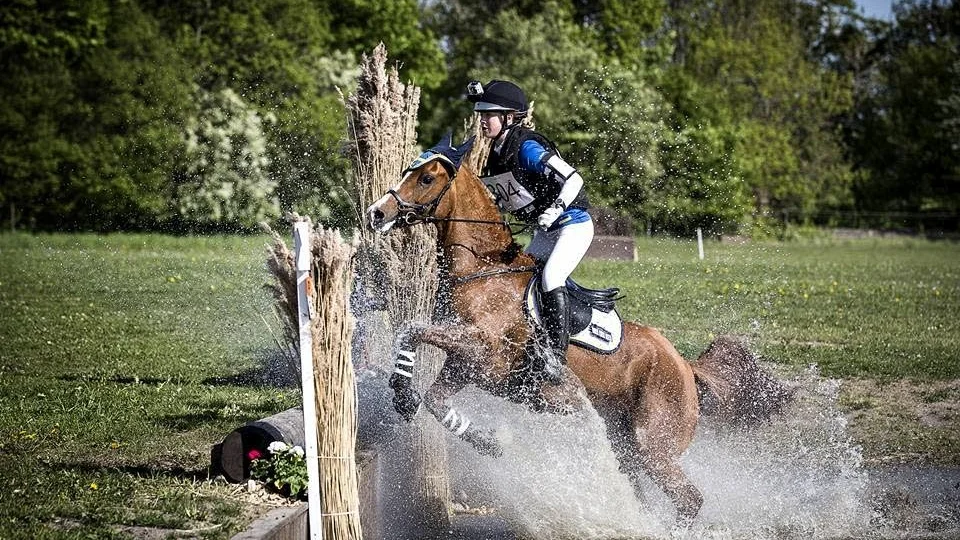 Nordisk mästarinna. I sin mästerskapsdebut tog Frida Edin och hästen Covitha NM-guld nere i Skyruup/Hovdala.