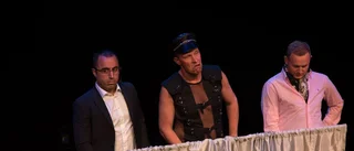 Omogna killar i show på Uppsala stadsteater