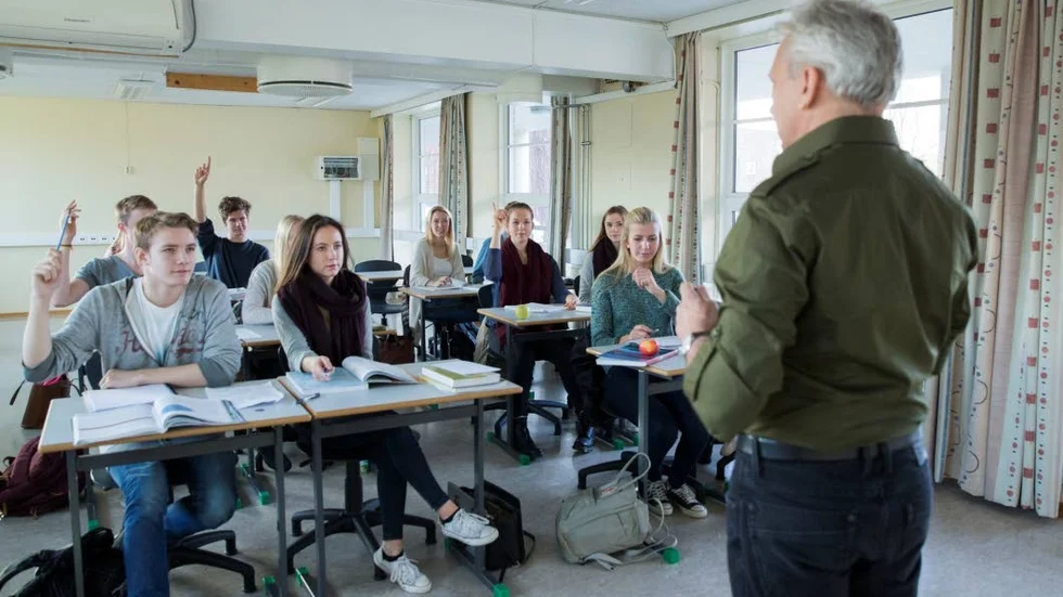 Lärarnas eget fackförbund bygger upp sina argument för högre löner på det som faktiskt är en myt: Att lärarskrået ska vara så hopplöst underbetalt, skriver dagens skribent.