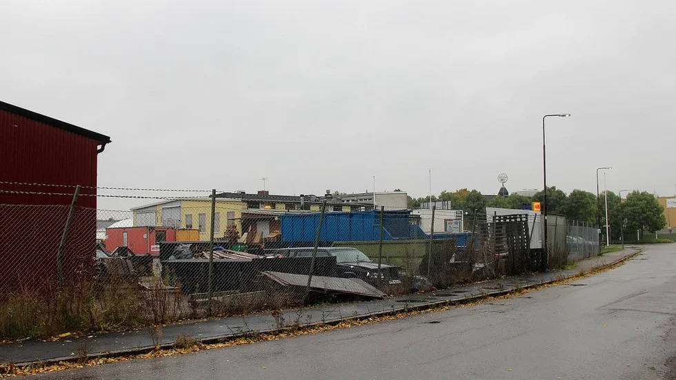 Förslag. Hantverks-, mack- och restaurangfastigheterna vid Polgatan och söder om Doktor Westerlunds gata kan bli bostadsområde.