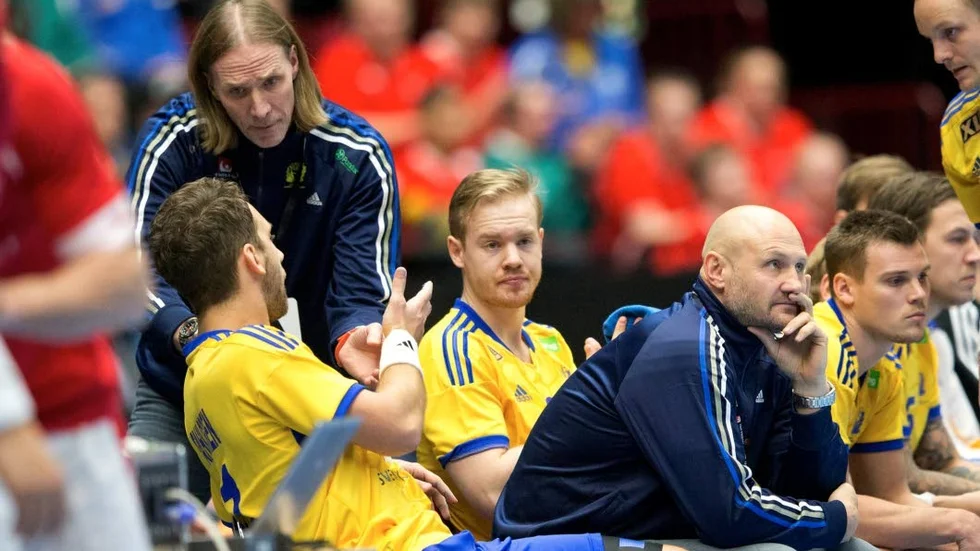 Förbundskaptenerna. Staffan Olsson och Ola Lindgren ska tillsammans med ett tämligen orutinerat landslag försvara landets färger, skriver Robert Zetterquist.