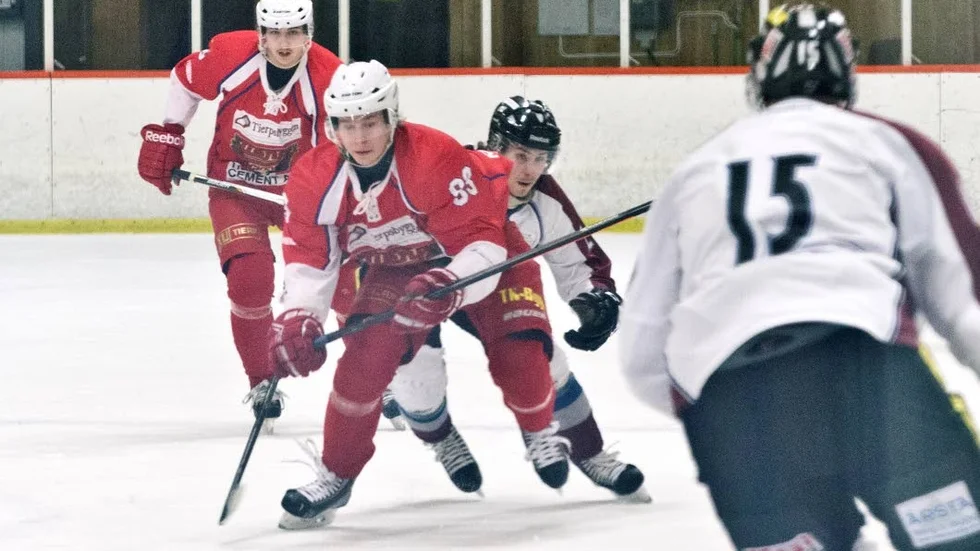 Målskytt. Tierps Donny Wallin sätter dit 1–1 hemma mot Haninge.