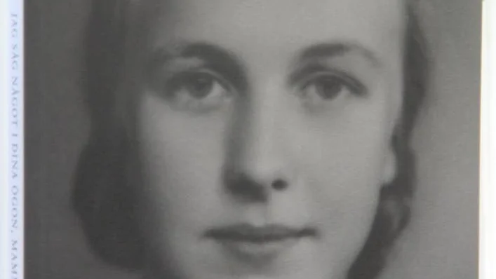 Porträttet av Märta Ludvigson i 20-årsåldern utgör omslaget till boken som hennes dotter Ann skrivit.