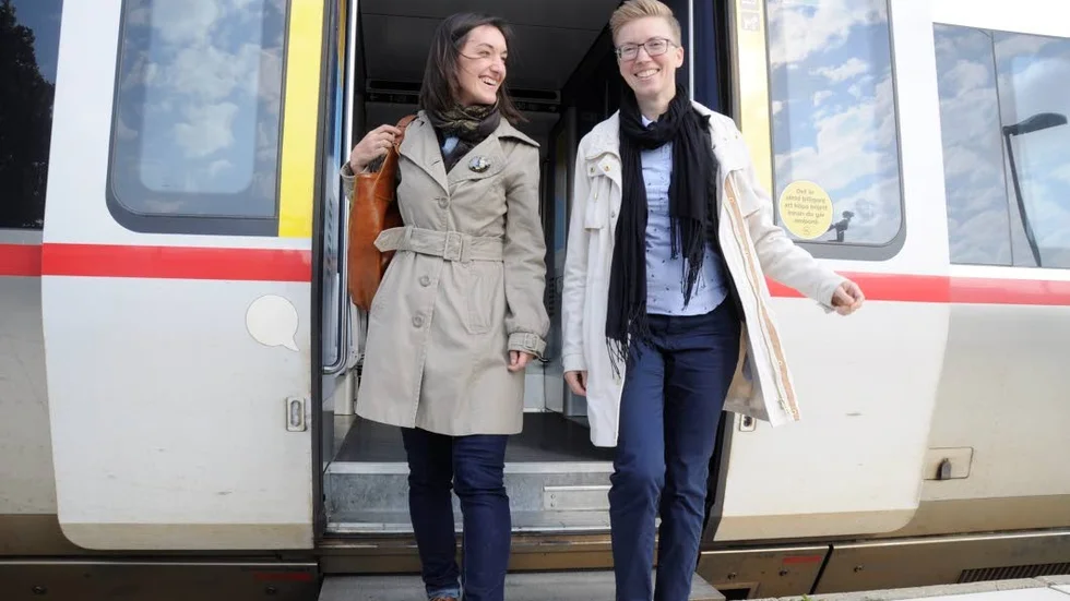 En ny resa. Tireps kommun börjar tillsammans med integrationssamordnarna Martyna Olszowska och  Emma Andersson en ny färd mot en stärkt integration och ett strategiskt arbete för att få fler att känna sig delaktiga i samhället.